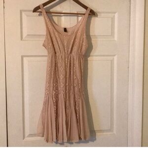 Anthropologie Pinkerton Sleeveless Lace & Chiffon Midi Dress in Blush, size L